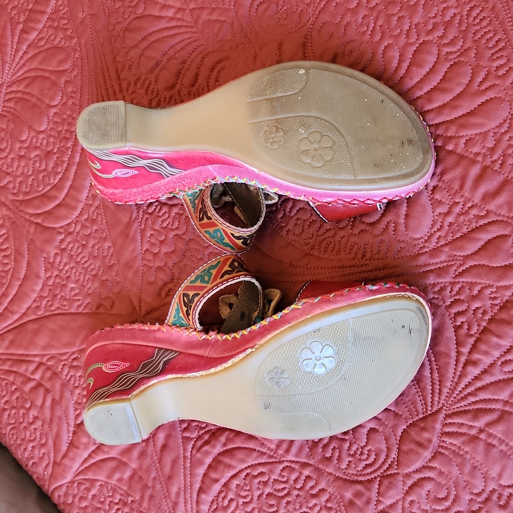 Sandals - Picture 5 of 6